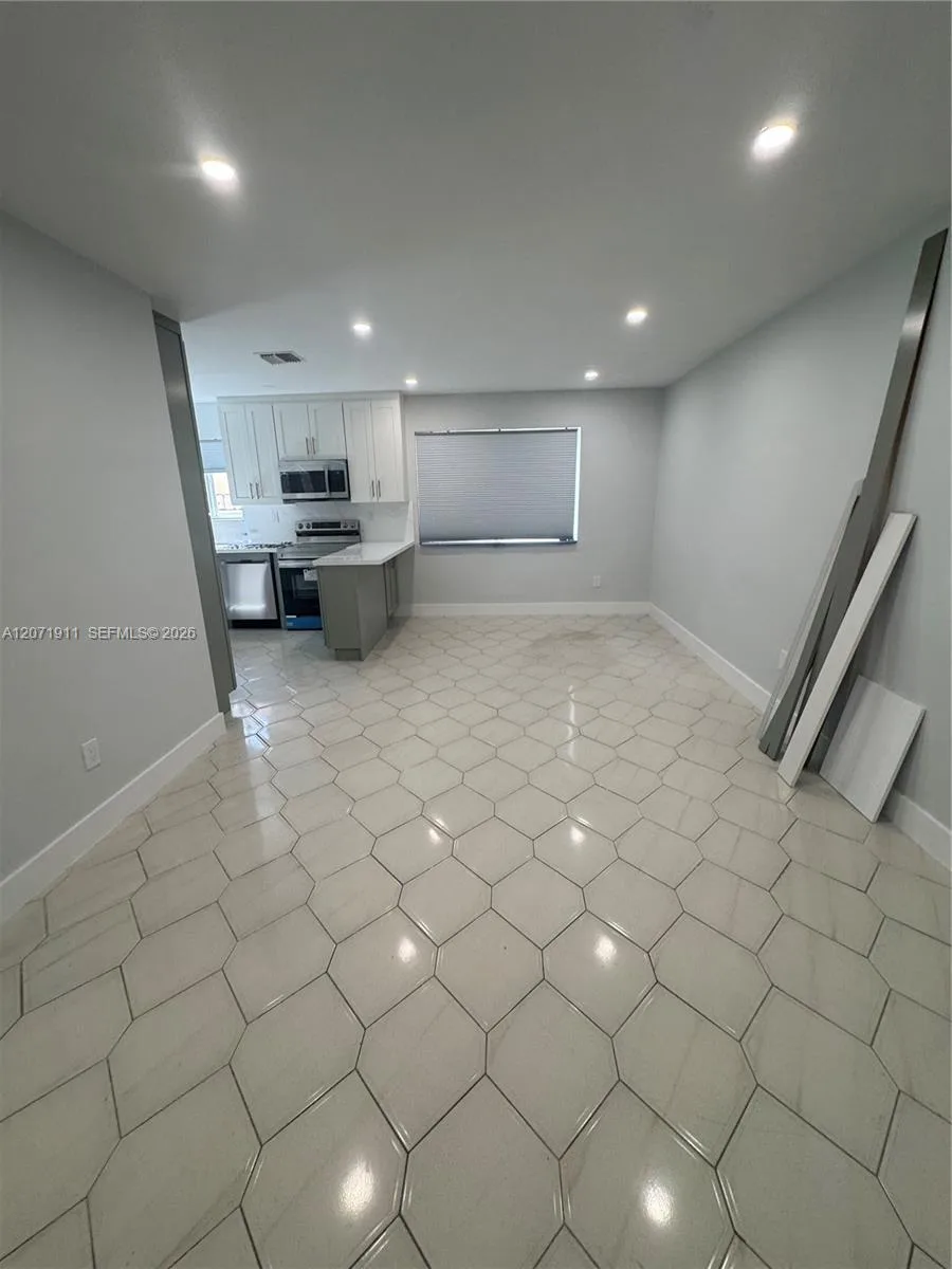 3160 NW 3rd St, Miami, FL 33125 photo 8