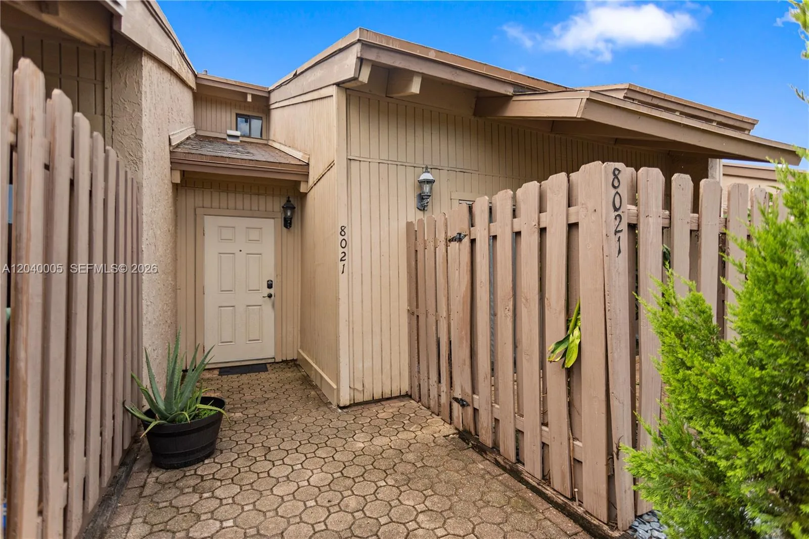 8021 SW 21st Ct, Davie, FL 33324