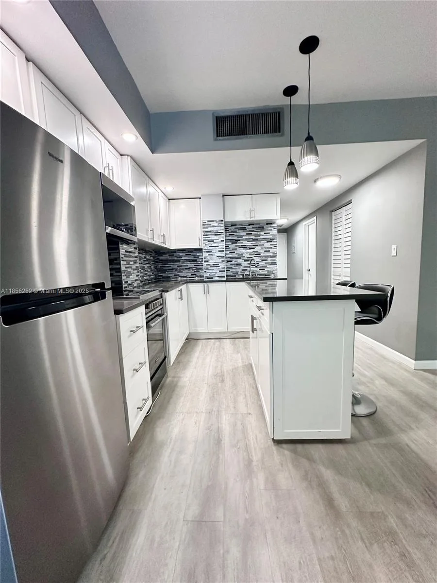 999 Brickell Bay Dr # 709, Miami, FL 33131 photo 11