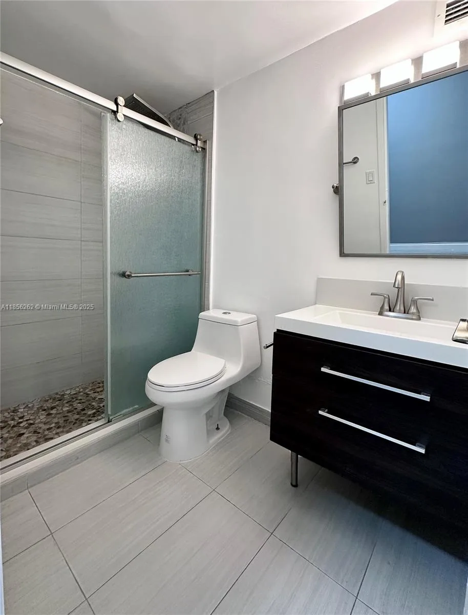 999 Brickell Bay Dr # 709, Miami, FL 33131 photo 4