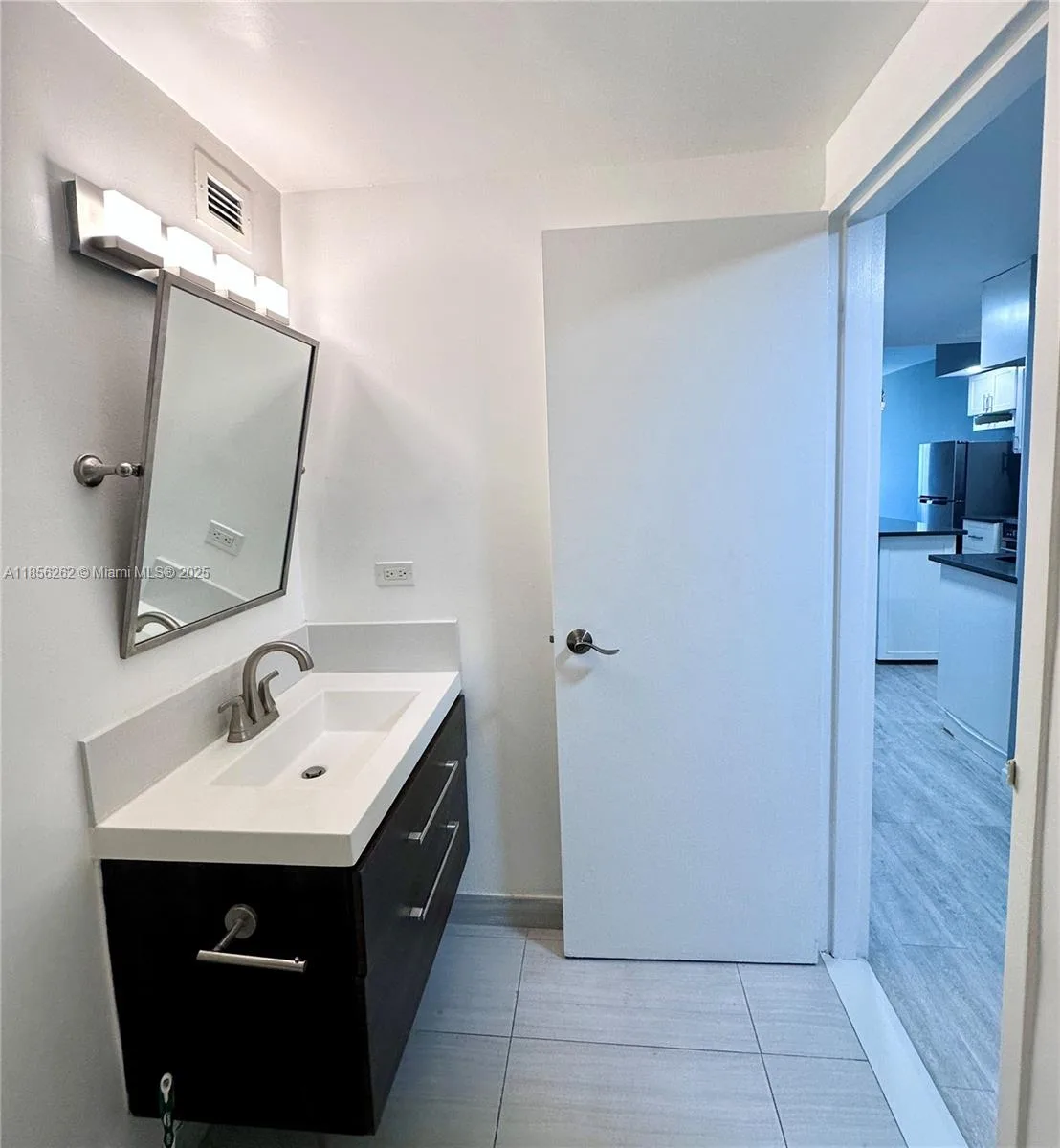 999 Brickell Bay Dr # 709, Miami, FL 33131 photo 6