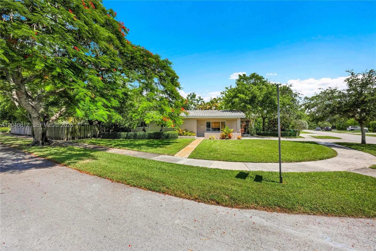 6325 SW 84th St, Miami, FL 33143 photo 2