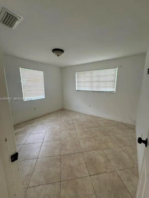 43 Newton Rd, West Park, FL 33023 photo 4