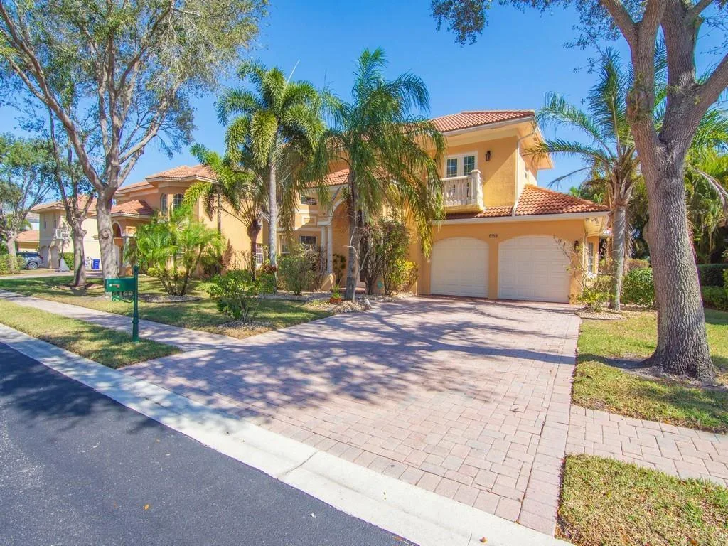 6168 56th Avenue, Vero Beach, FL 32967 photo 2
