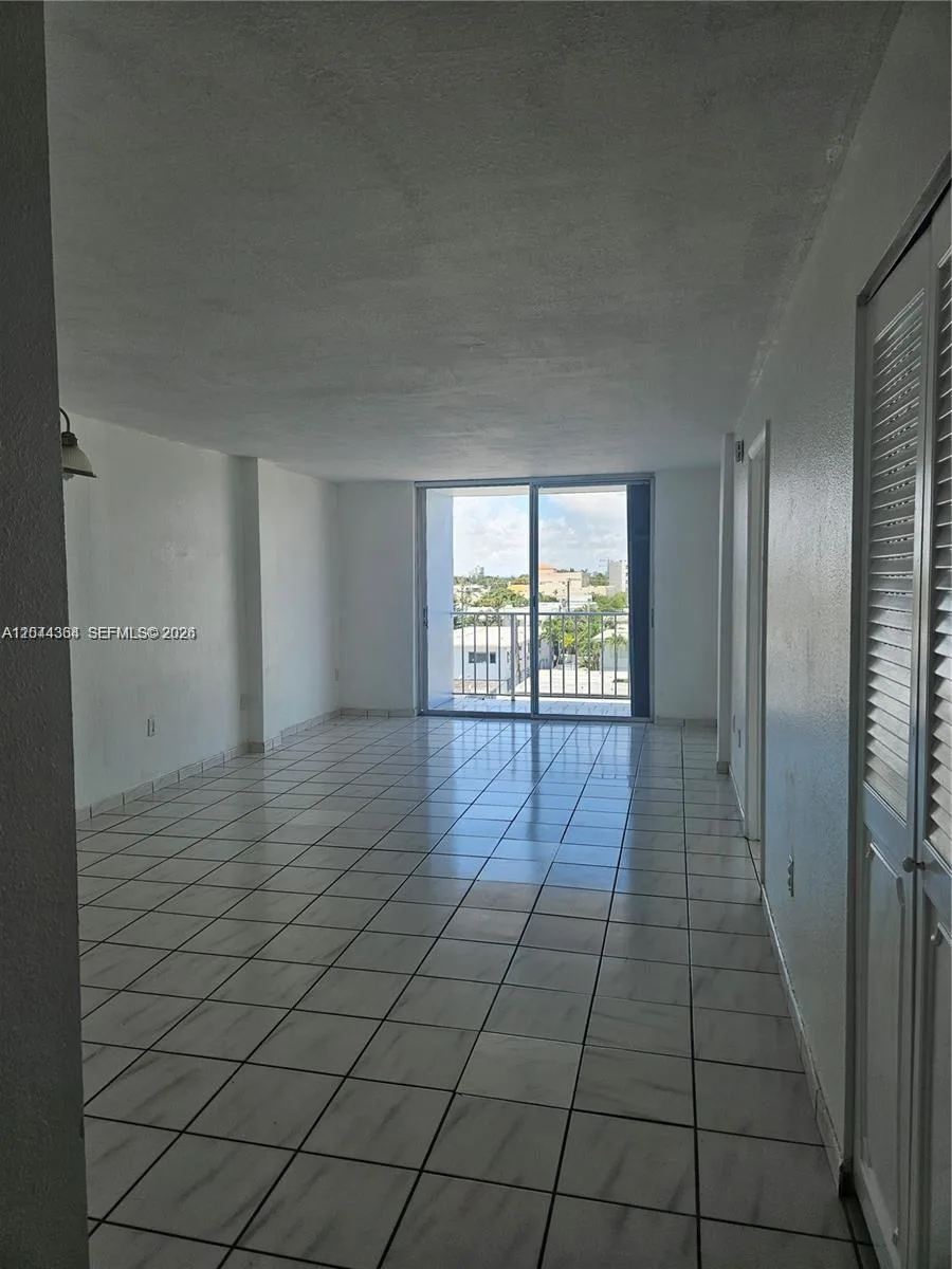 8340 Harding Ave # 504, Miami Beach, FL 33141 photo 2