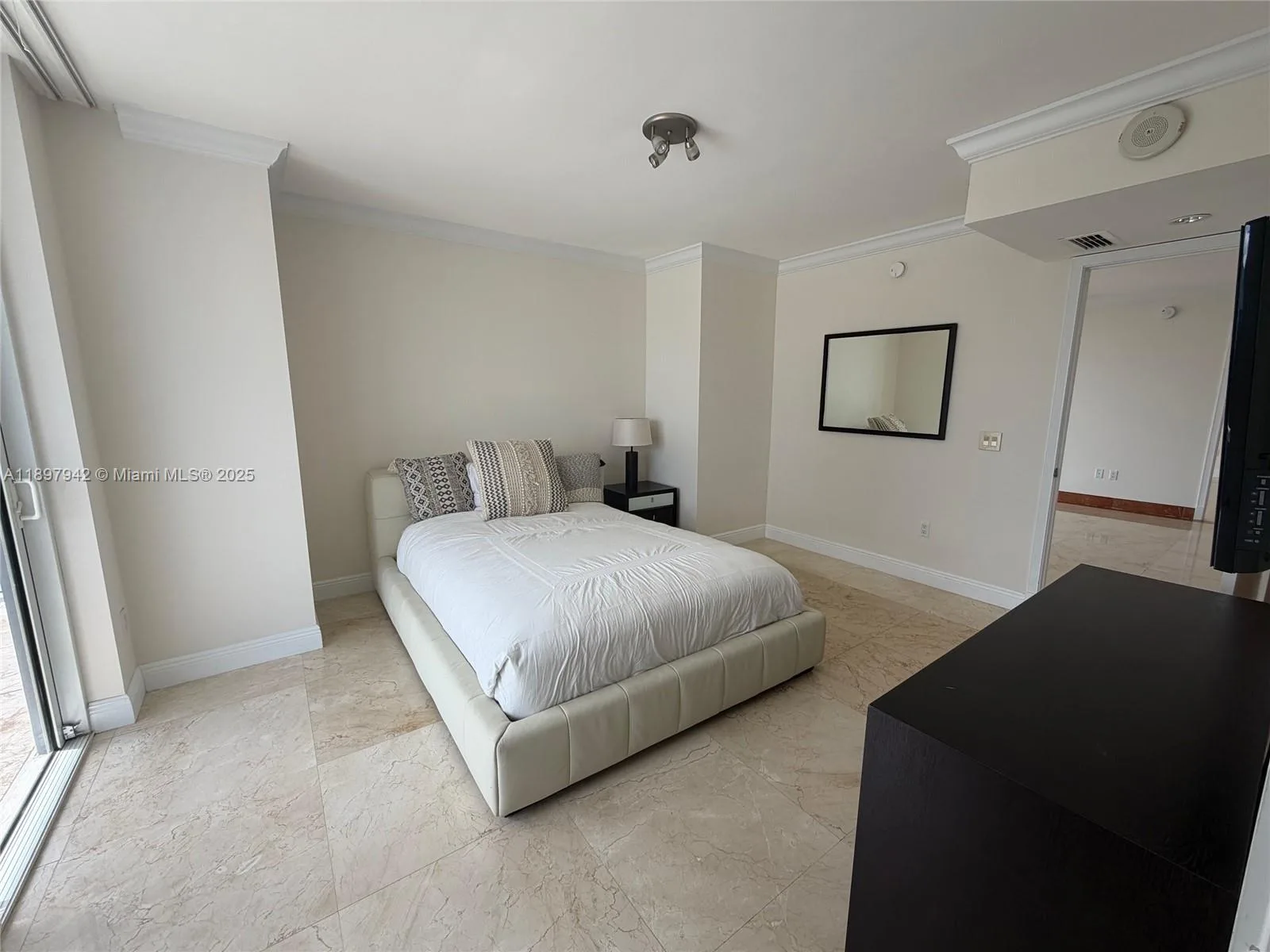 50 Biscayne Blvd # 5211, Miami, FL 33132 photo 10