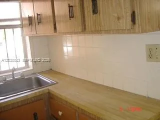934 SW 3rd St, Miami, FL 33130 photo 10