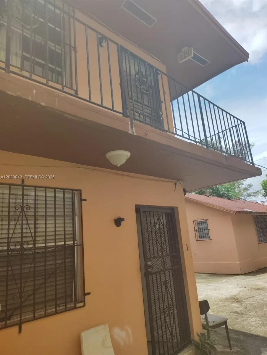 934 SW 3rd St, Miami, FL 33130 photo 6