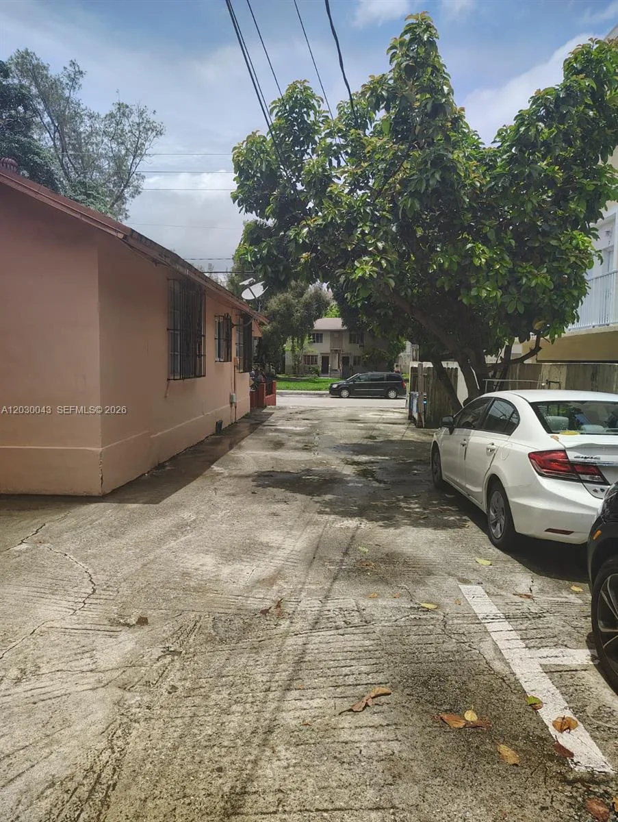 934 SW 3rd St, Miami, FL 33130 photo 7