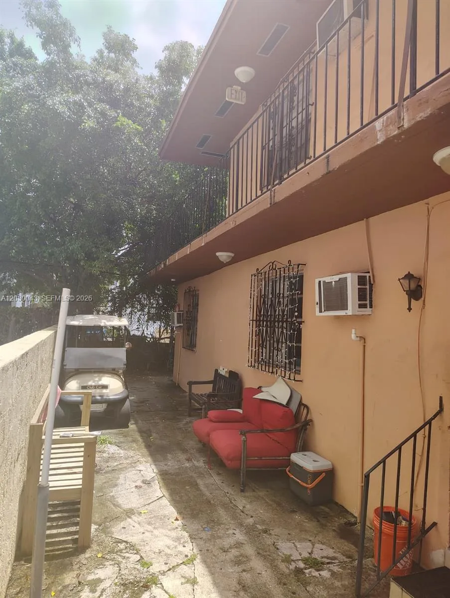 934 SW 3rd St, Miami, FL 33130 photo 8