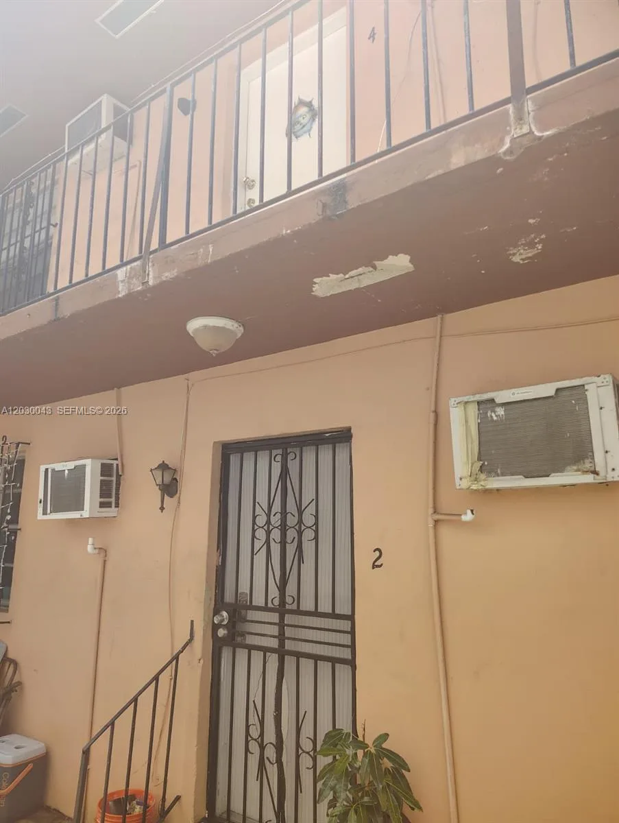 934 SW 3rd St, Miami, FL 33130 photo 9