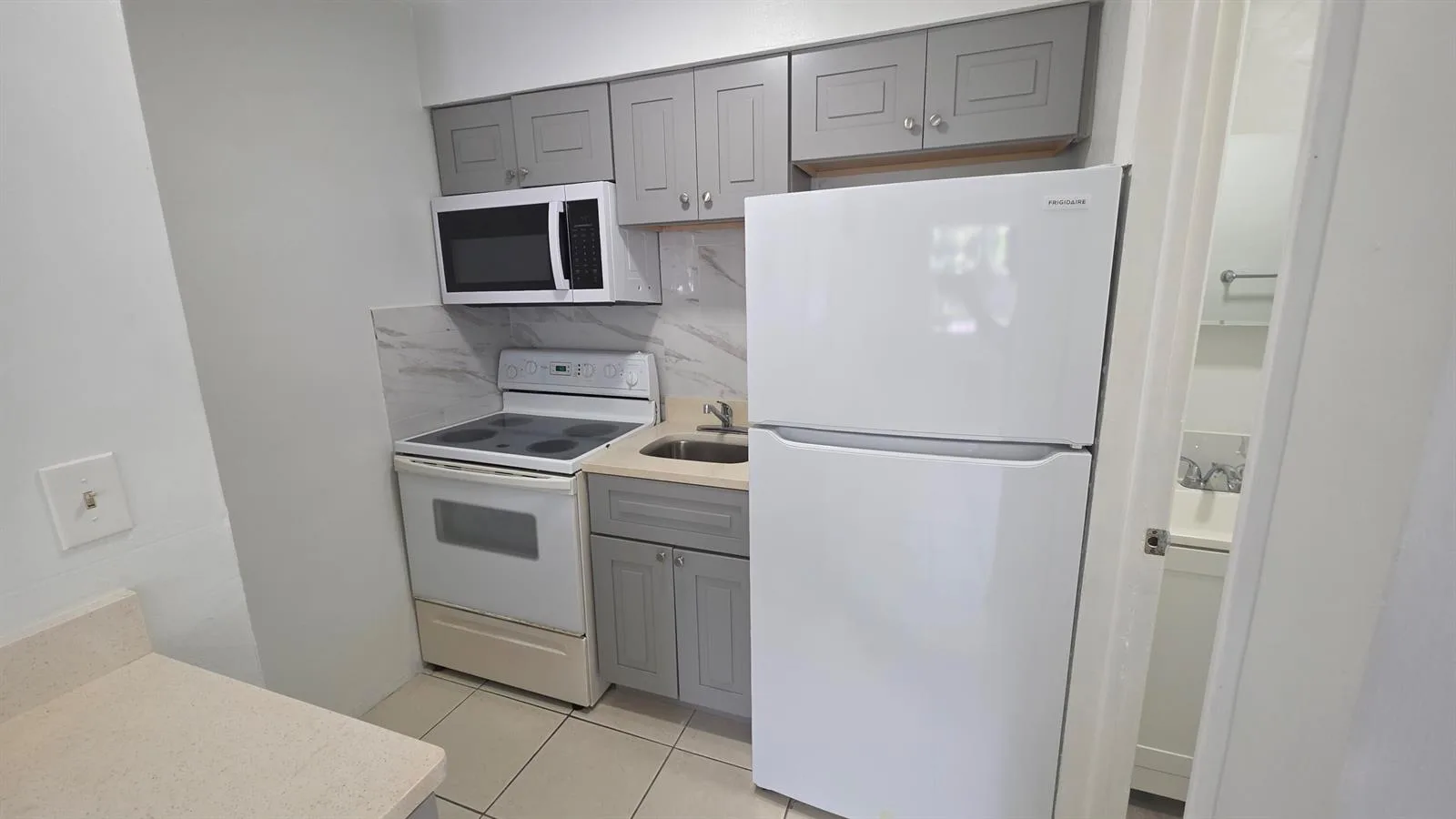 7311 VENETIAN Street # 6, Miramar, FL 33023 photo 4