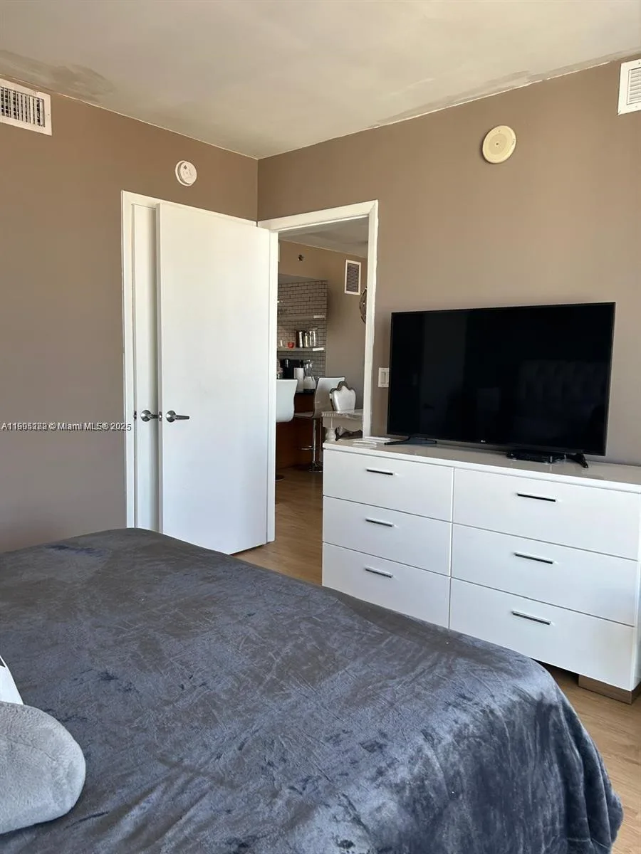 50 Biscayne Blvd # 4607, Miami, FL 33132 photo 5
