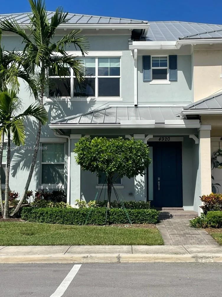 4920 Eucalyptus Dr # 2, Hollywood, FL 33021