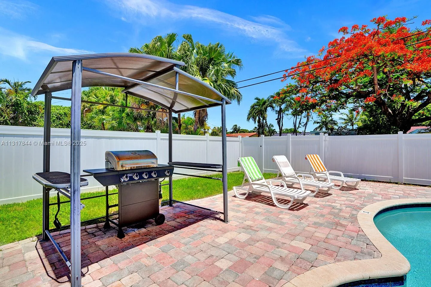 1301 Rodman St, Hollywood, FL 33019 photo 4