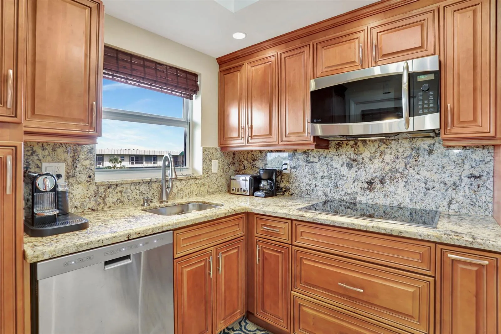 806 SE 7th Street # 403, Deerfield Beach, FL 33441