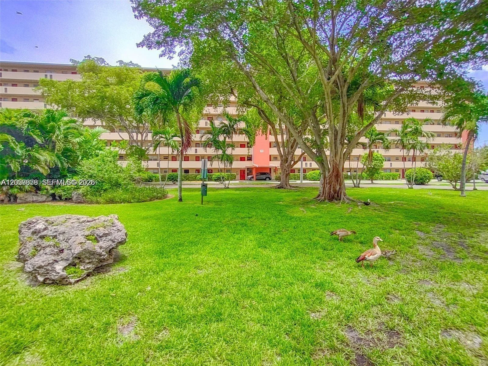 1710 NE 191st St # 103-3, Miami, FL 33179