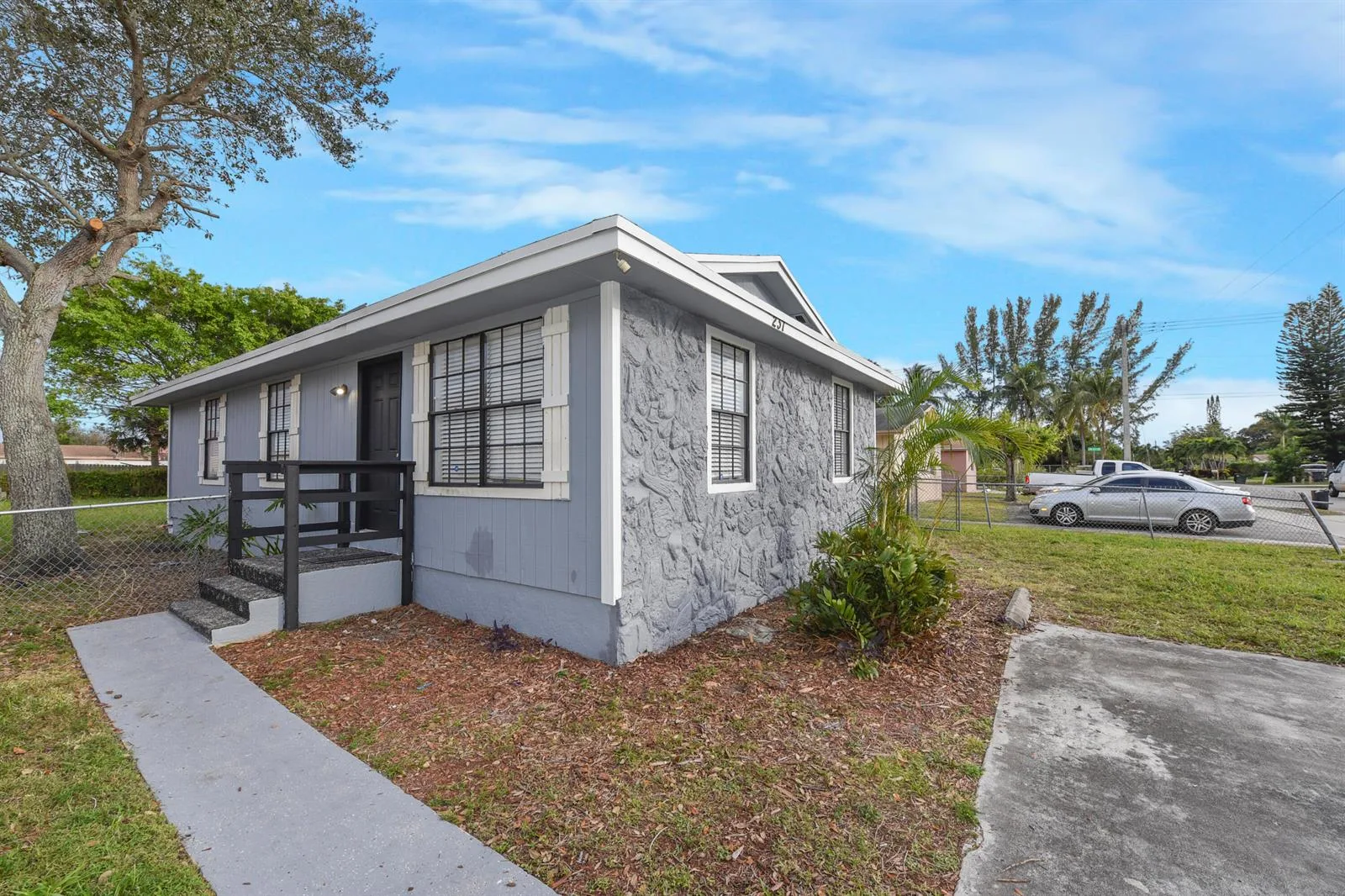 237 SW 11th Avenue, Delray Beach, FL 33444 photo 3