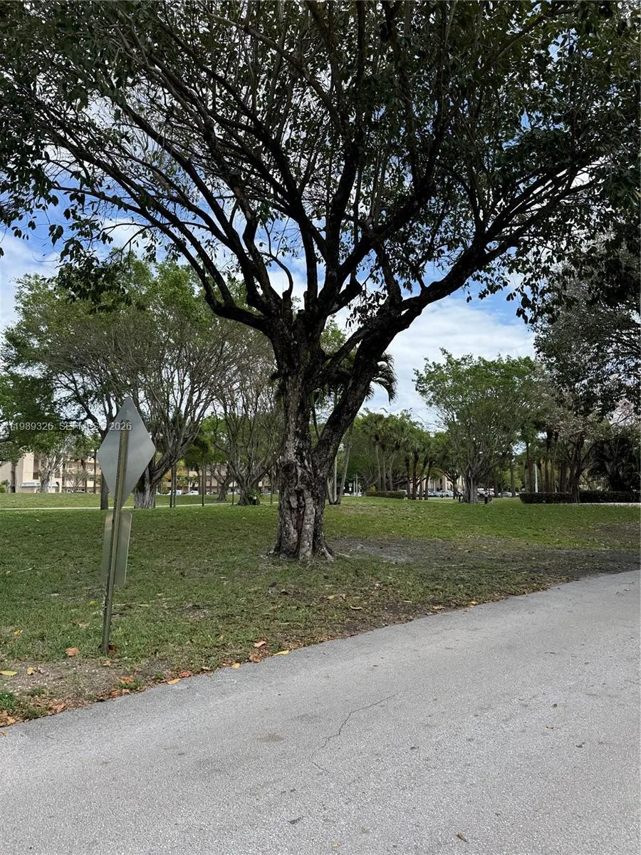 6301 N Fall Circle Dr # 213, Lauderhill, FL 33319 photo 2
