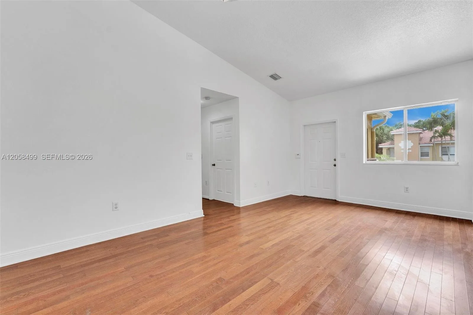 7851 NW 6th St # 205B, Pembroke Pines, FL 33024 — zdjęcie 2