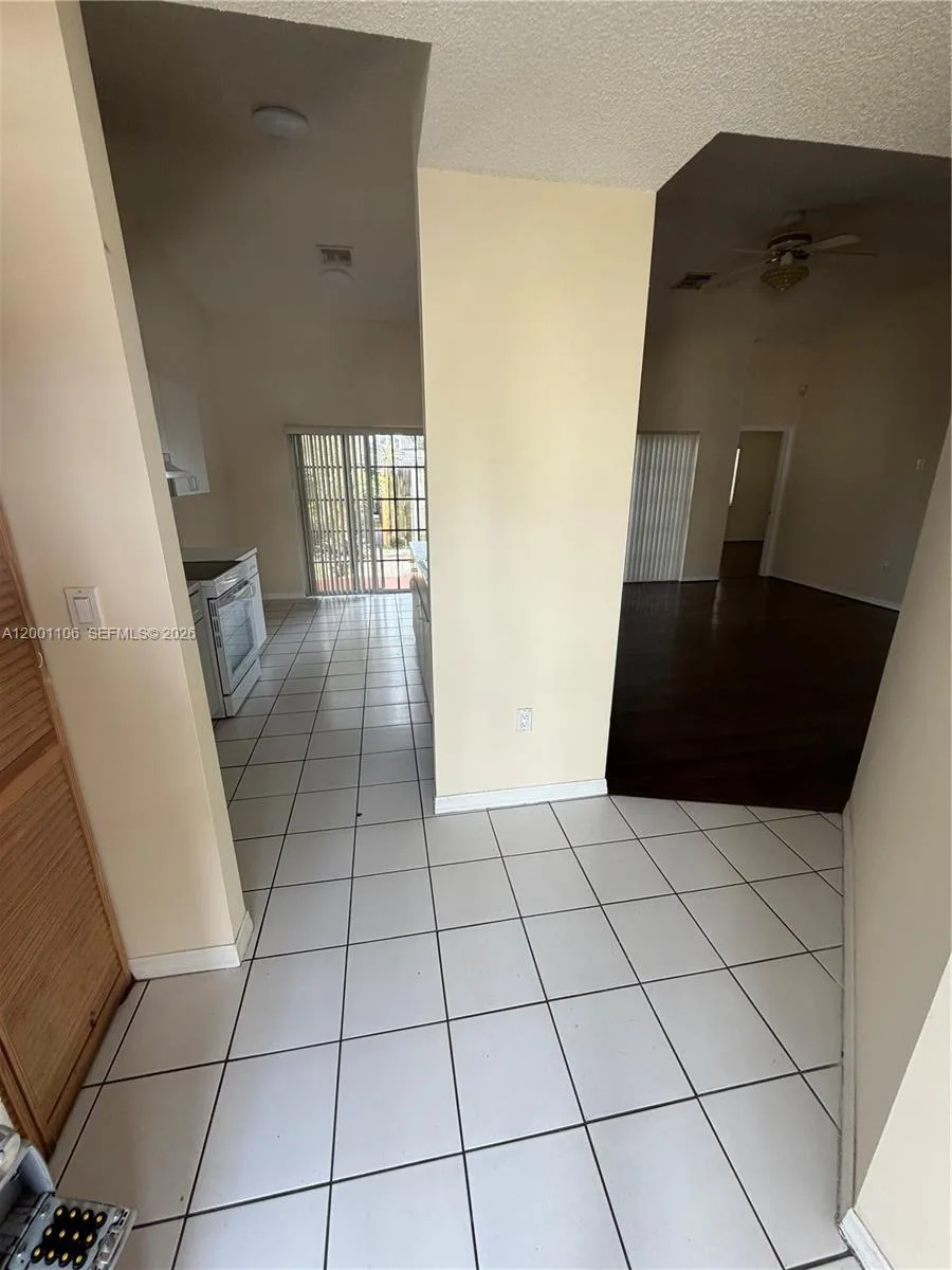 960 NE 214th Ln # 960-04, Miami, FL 33179 photo 2