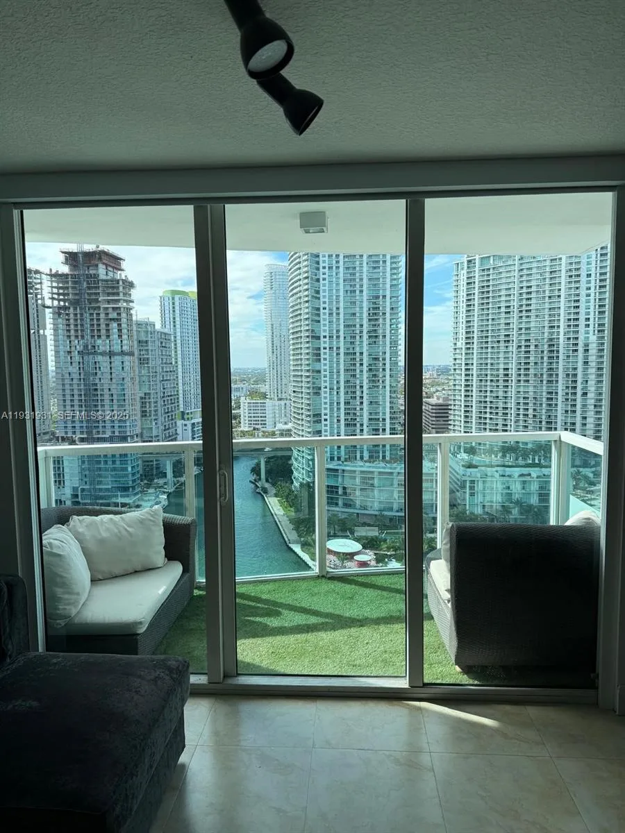31 SE 5th St # 2907, Miami, FL 33131