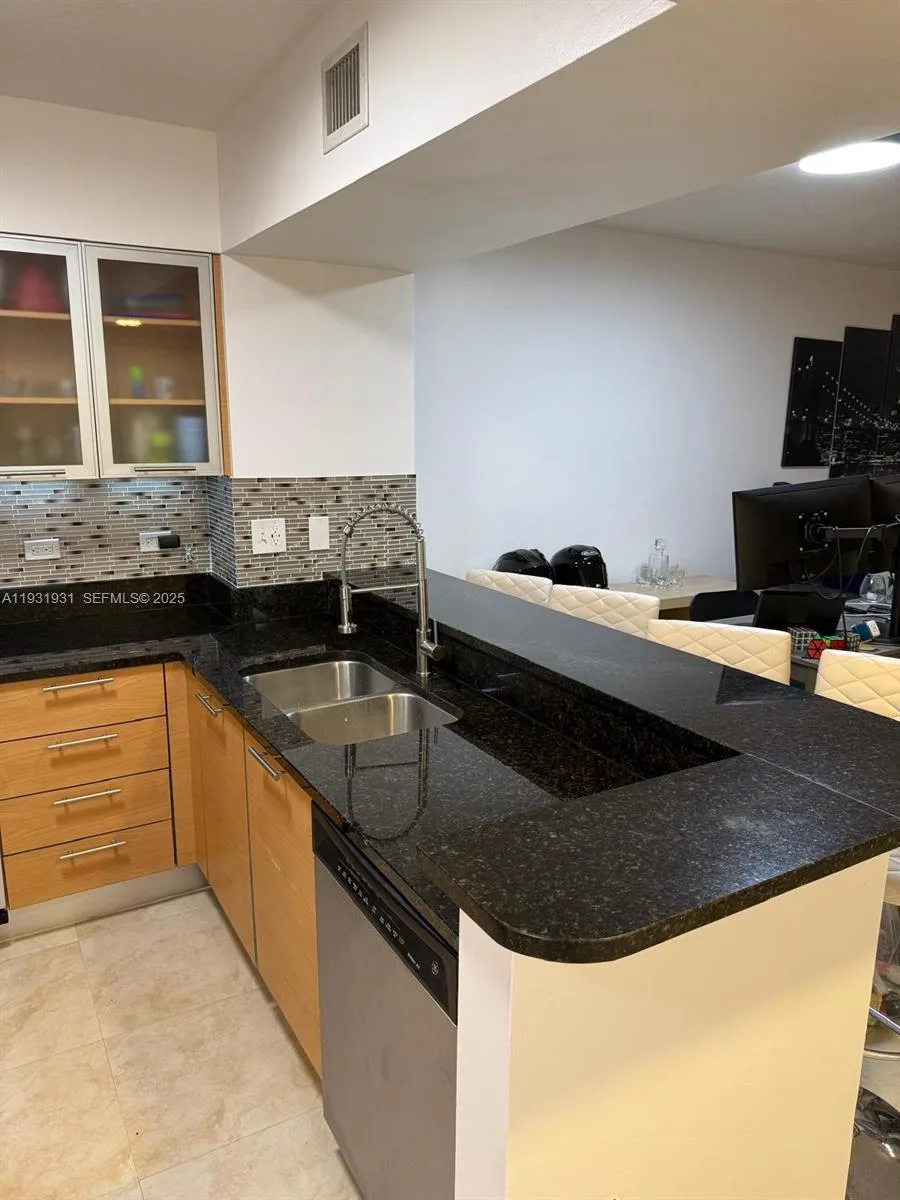 31 SE 5th St # 2907, Miami, FL 33131 photo 7