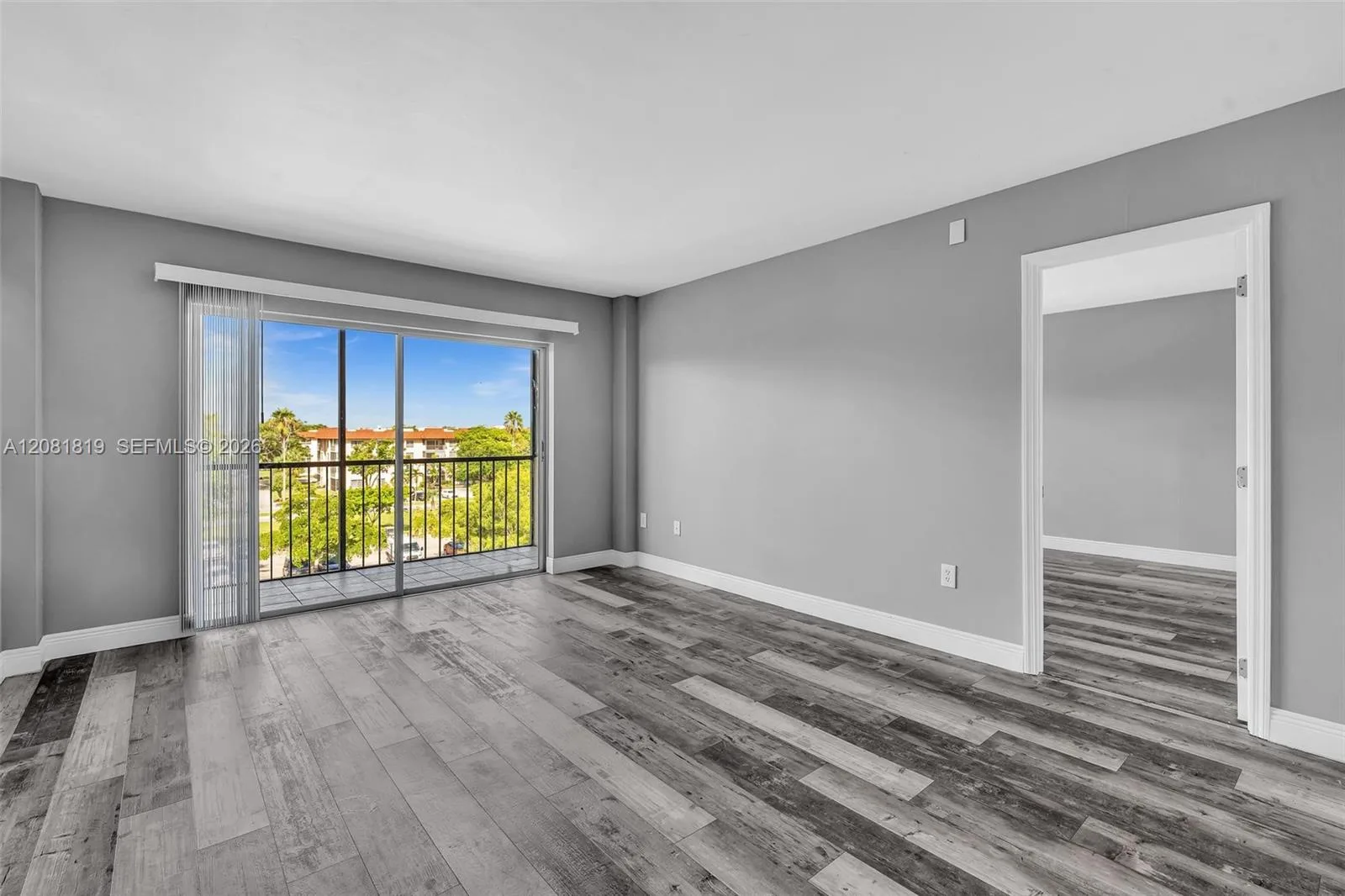 4158 Inverrary Dr # 503, Lauderhill, FL 33319