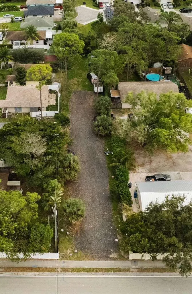 3630 S Haverhill Road, FL 33463 photo 3