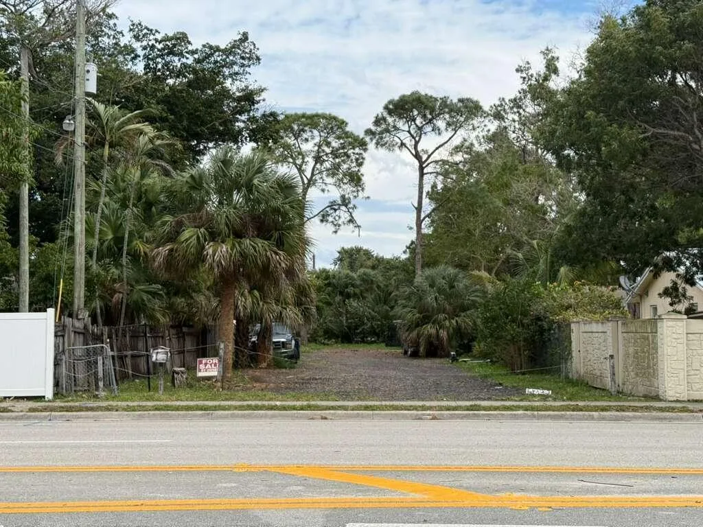 3630 S Haverhill Road, FL 33463 photo 6