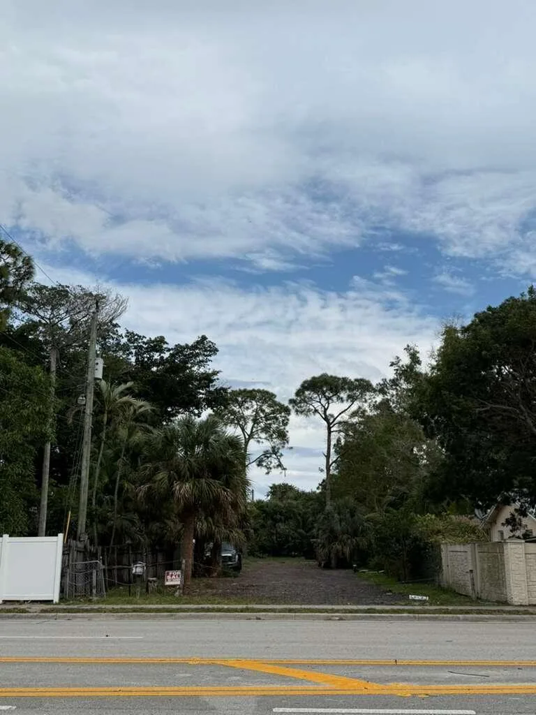 3630 S Haverhill Road, FL 33463 photo 7
