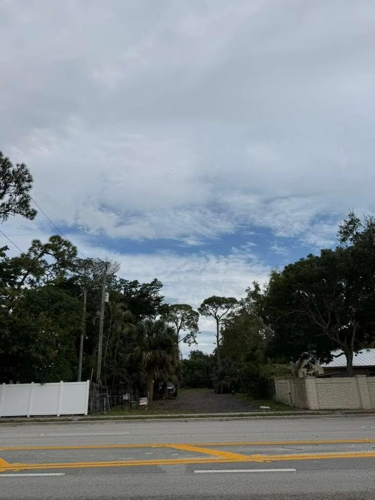 3630 S Haverhill Road, FL 33463 photo 8