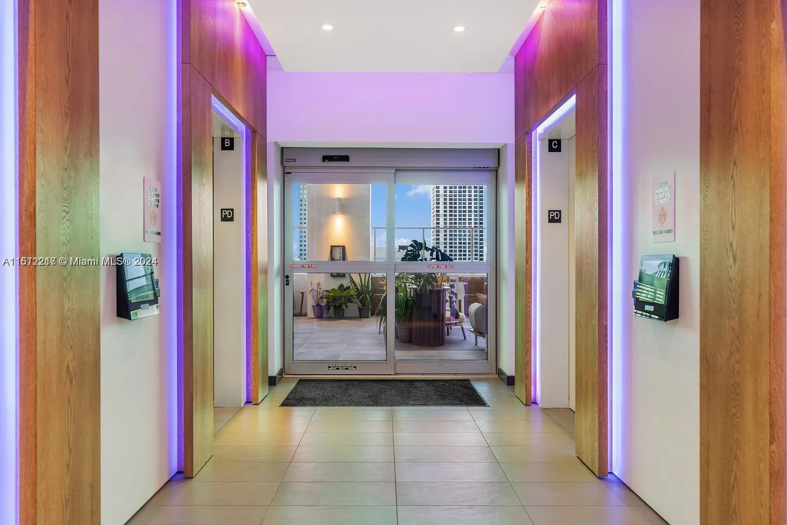 227 NE 2nd St # 2112, Miami, FL 33132 photo 10