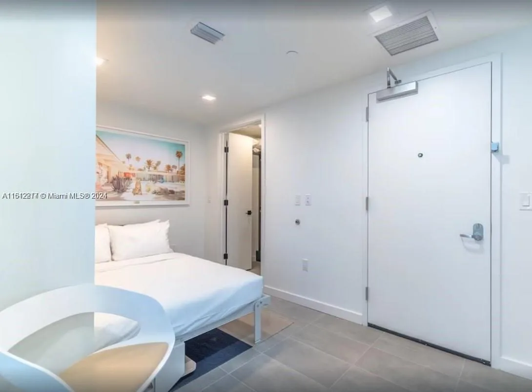 227 NE 2nd St # 2112, Miami, FL 33132 photo 6
