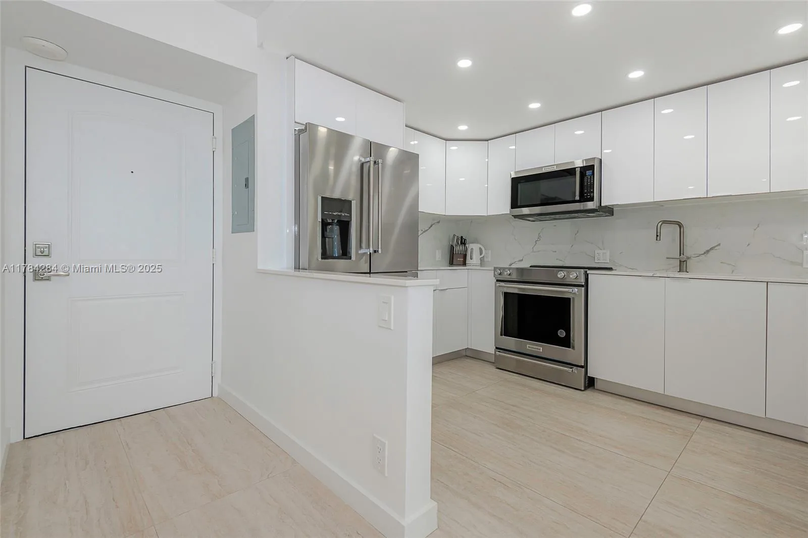 100 Bayview Dr # 825, Sunny Isles Beach, FL 33160 photo 13