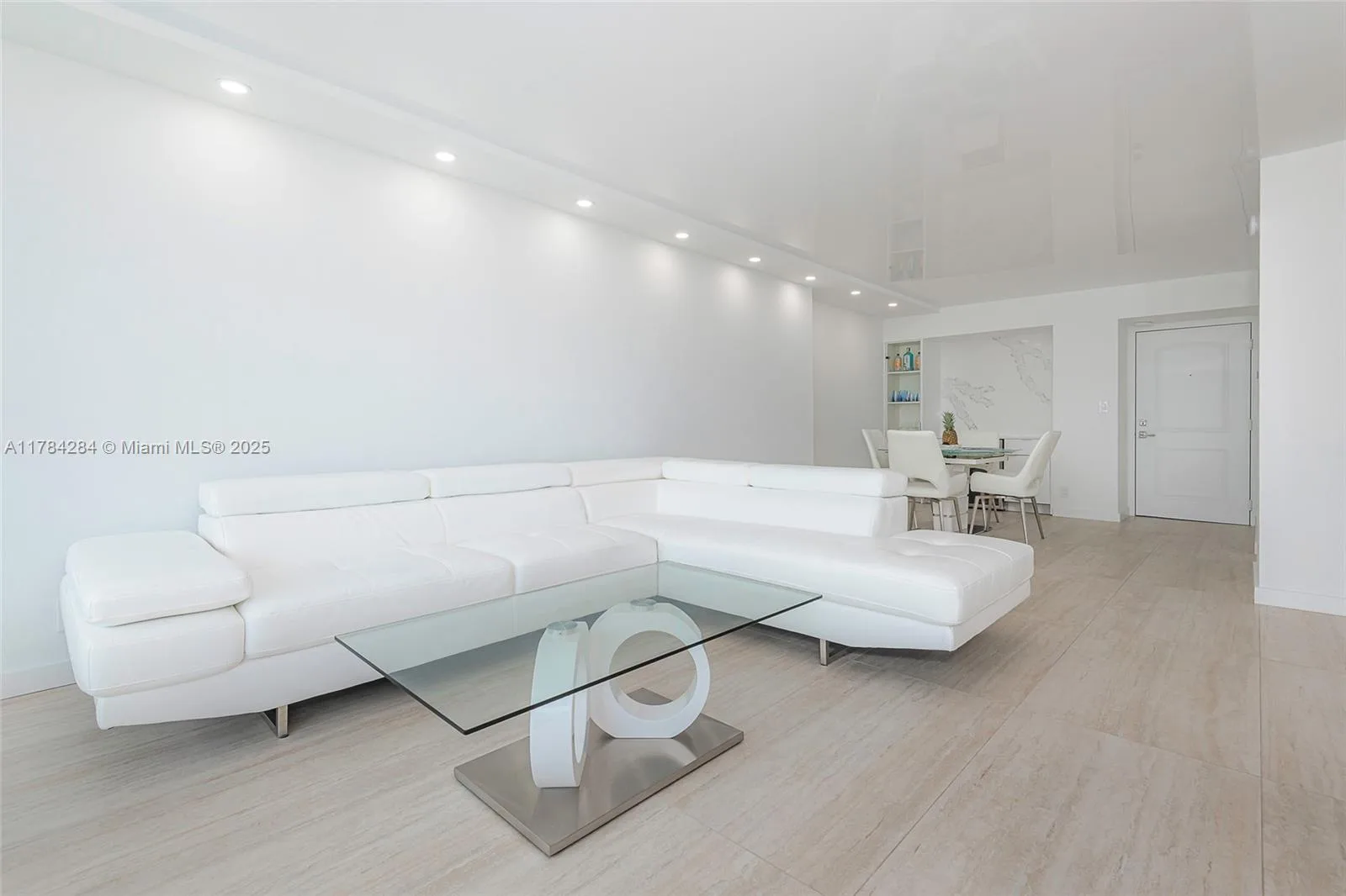 100 Bayview Dr # 825, Sunny Isles Beach, FL 33160 photo 6