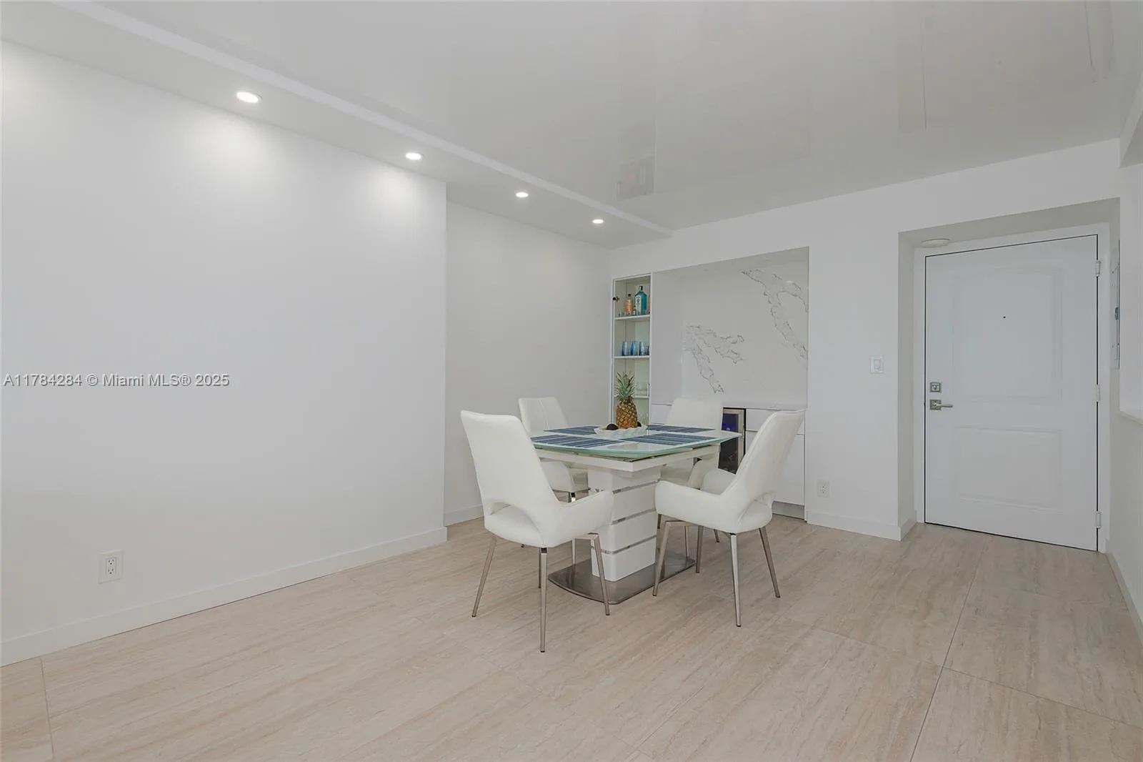 100 Bayview Dr # 825, Sunny Isles Beach, FL 33160 photo 7