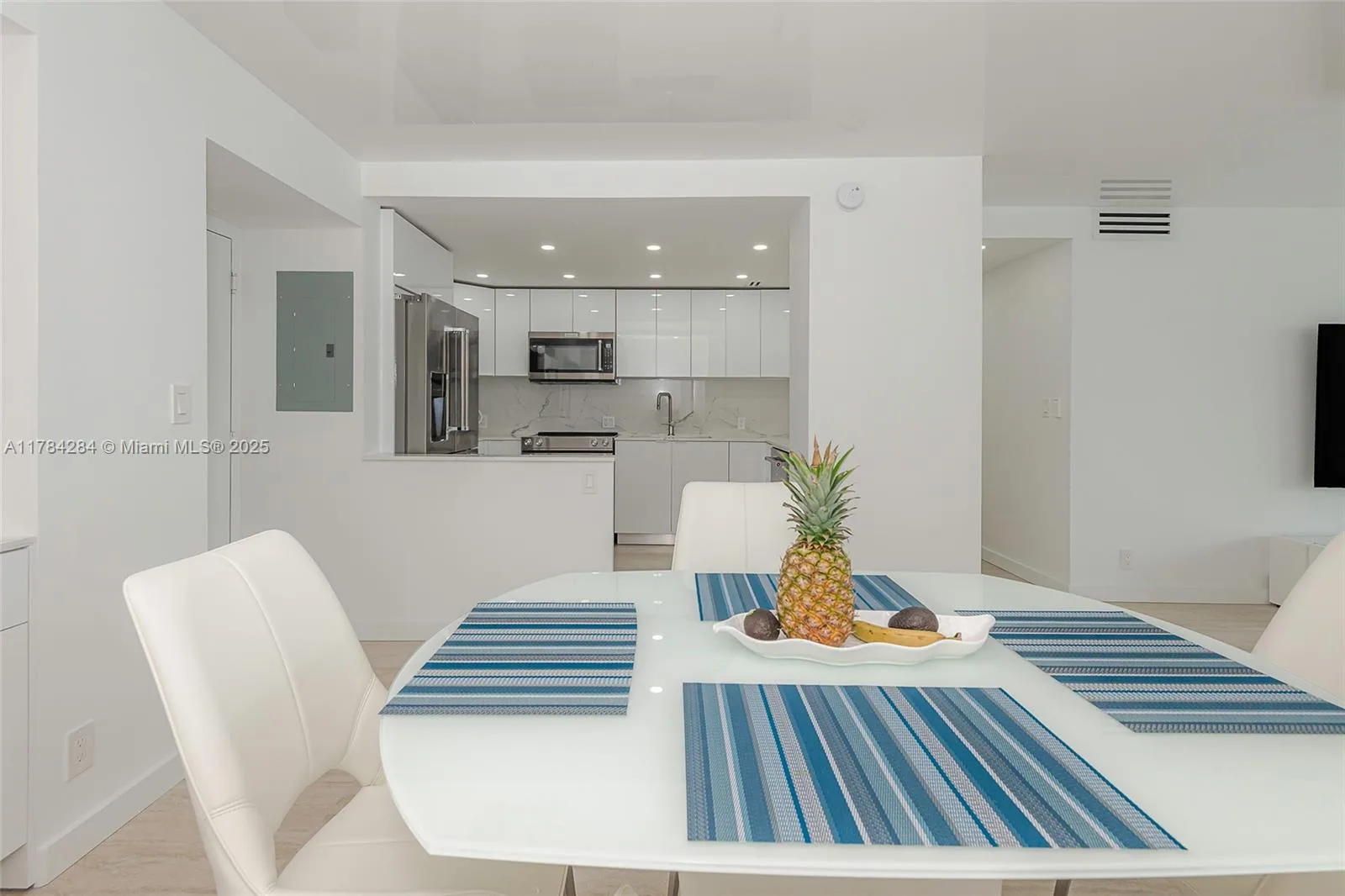 100 Bayview Dr # 825, Sunny Isles Beach, FL 33160 photo 9