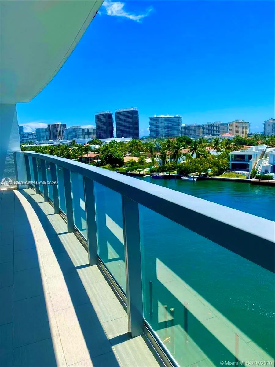 9261 E Bay Harbor Dr # 302, Bay Harbor Islands, FL 33154