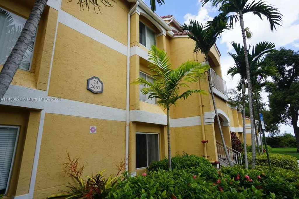 2667 NW 33rd St # 2416, Oakland Park, FL 33309