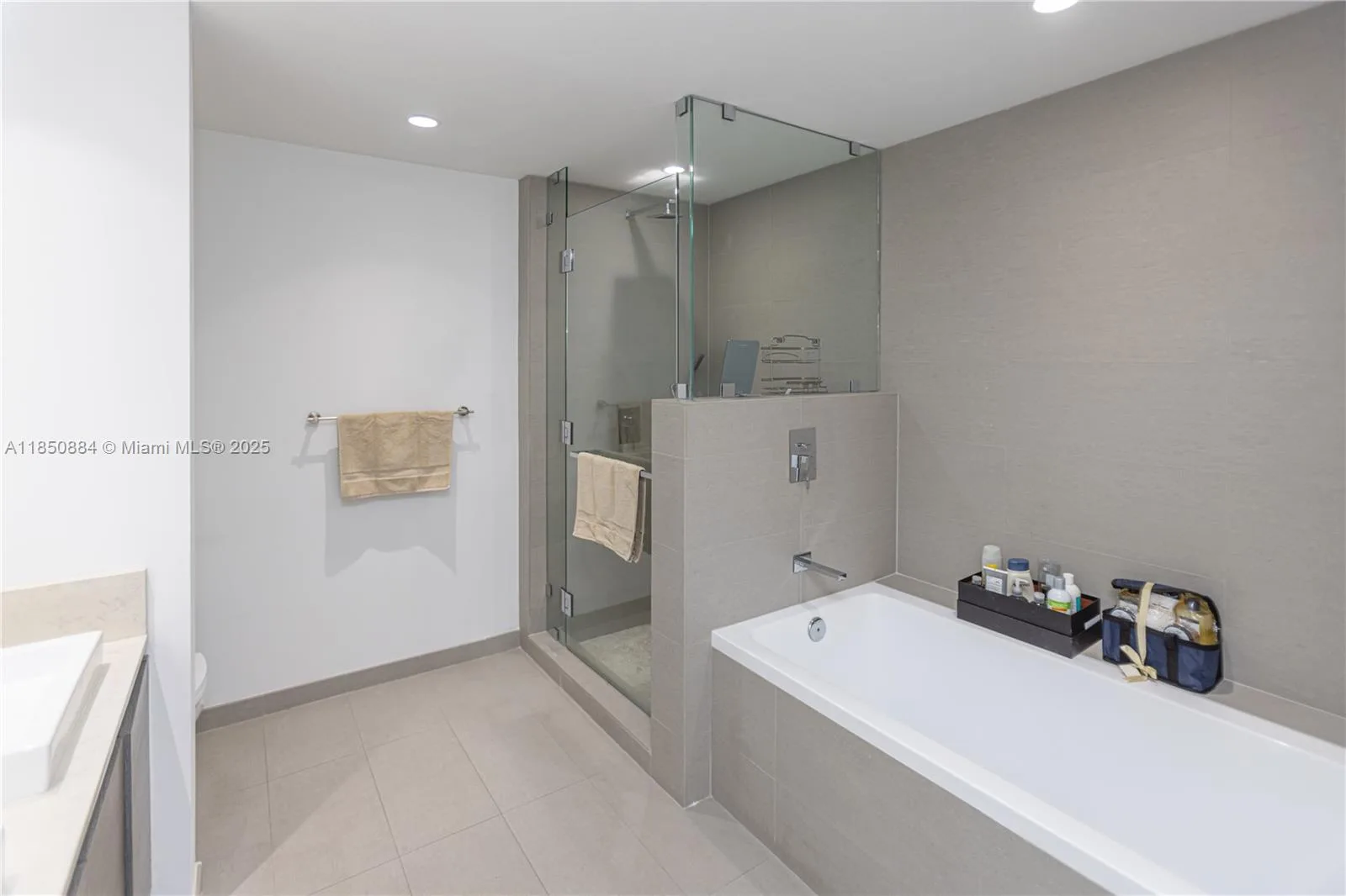 1080 Brickell # 3906, Miami, FL 33131 photo 11