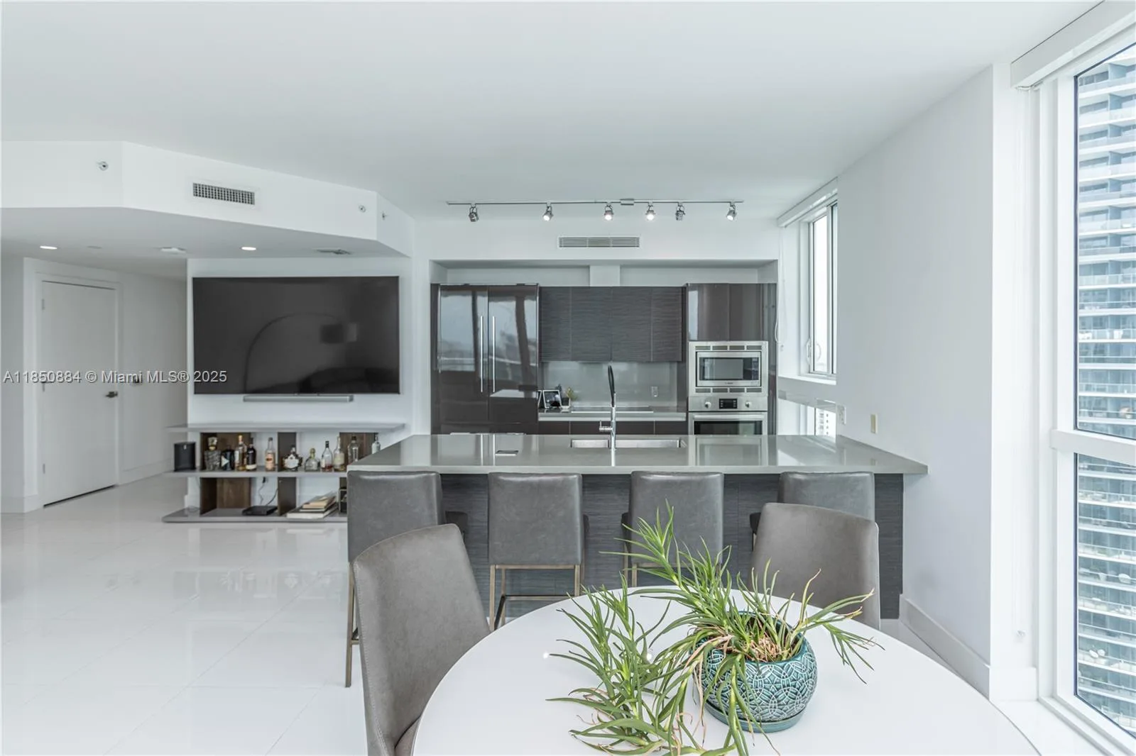 1080 Brickell # 3906, Miami, FL 33131 photo 3