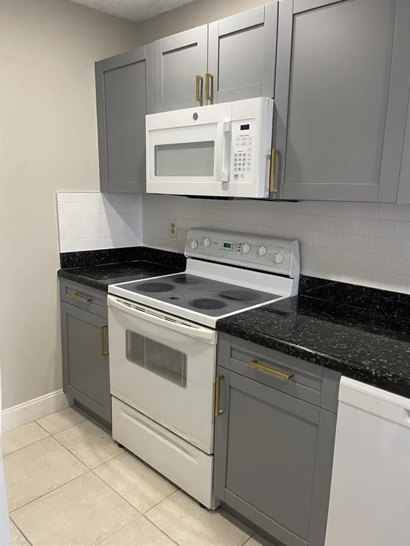 3662 N University Drive # F-7, Coral Springs, FL 33065