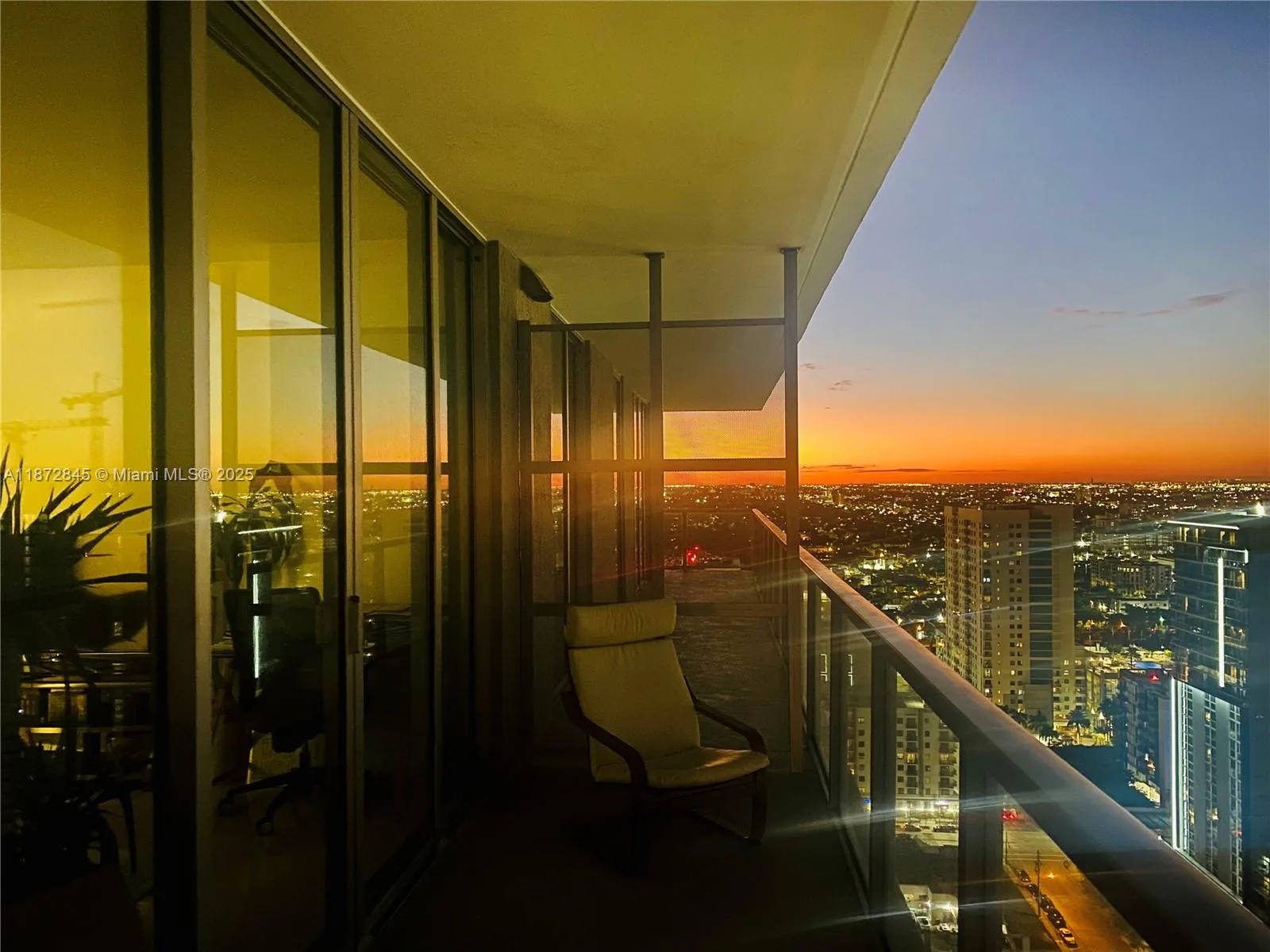 79 SW 12th St # 3211-S, Miami, FL 33130