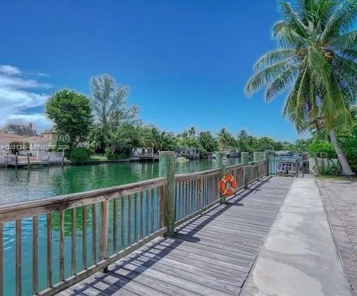4011 N Meridian Ave # 35, Miami Beach, FL 33140