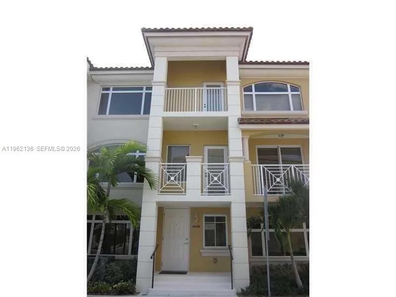 18402 NE 27 CT # 124, Aventura, FL 33160 photo 2