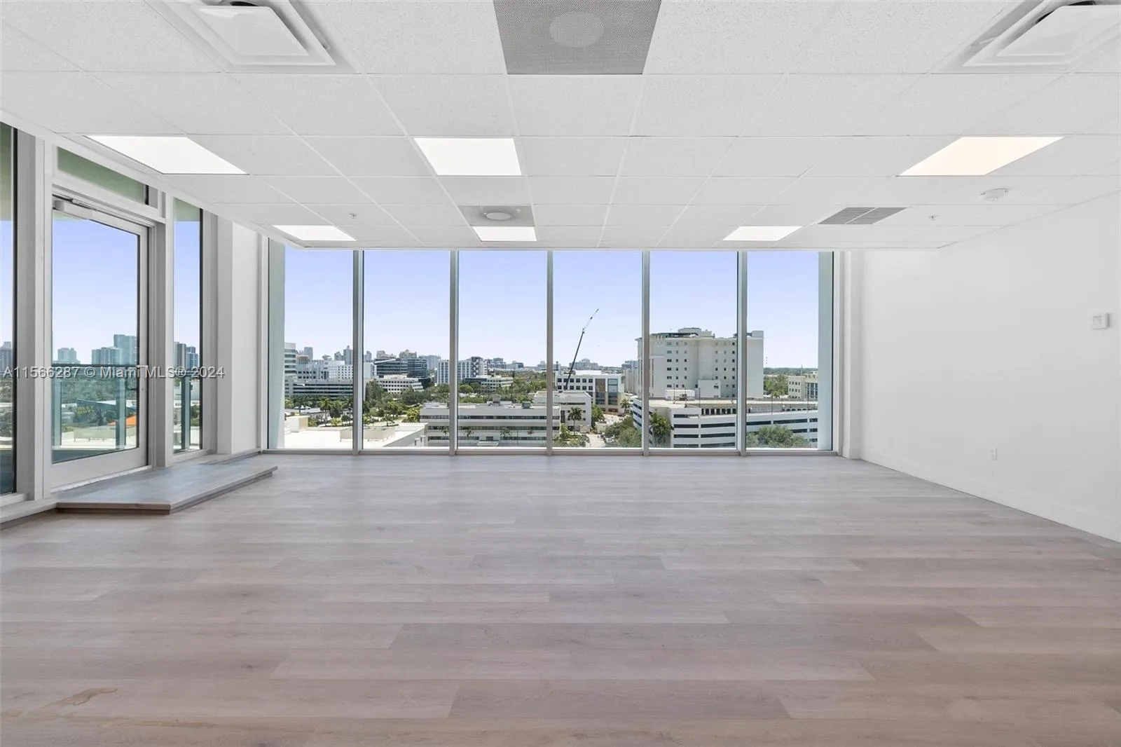 2820 NE 214th St # 909, Aventura, FL 33180 photo 2