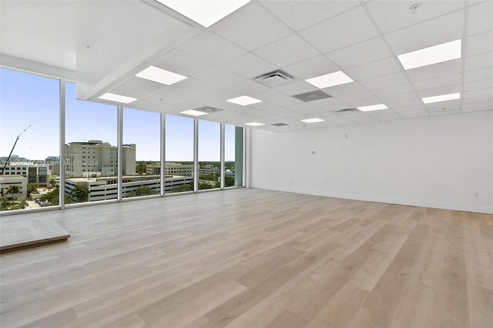 2820 NE 214th St # 909, Aventura, FL 33180 photo 3