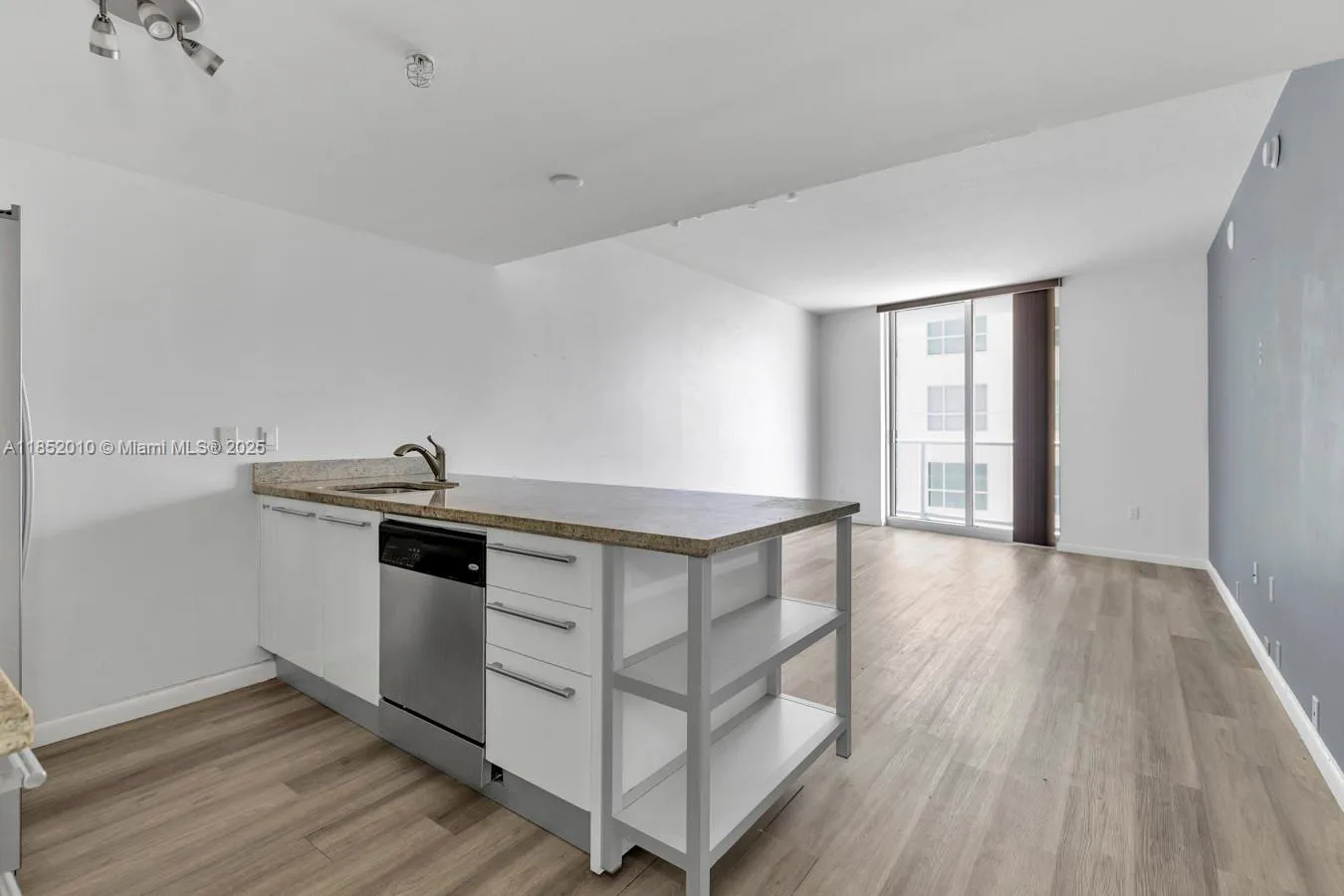 185 SW 7 ST # 1508, Miami, FL 33130 photo 4