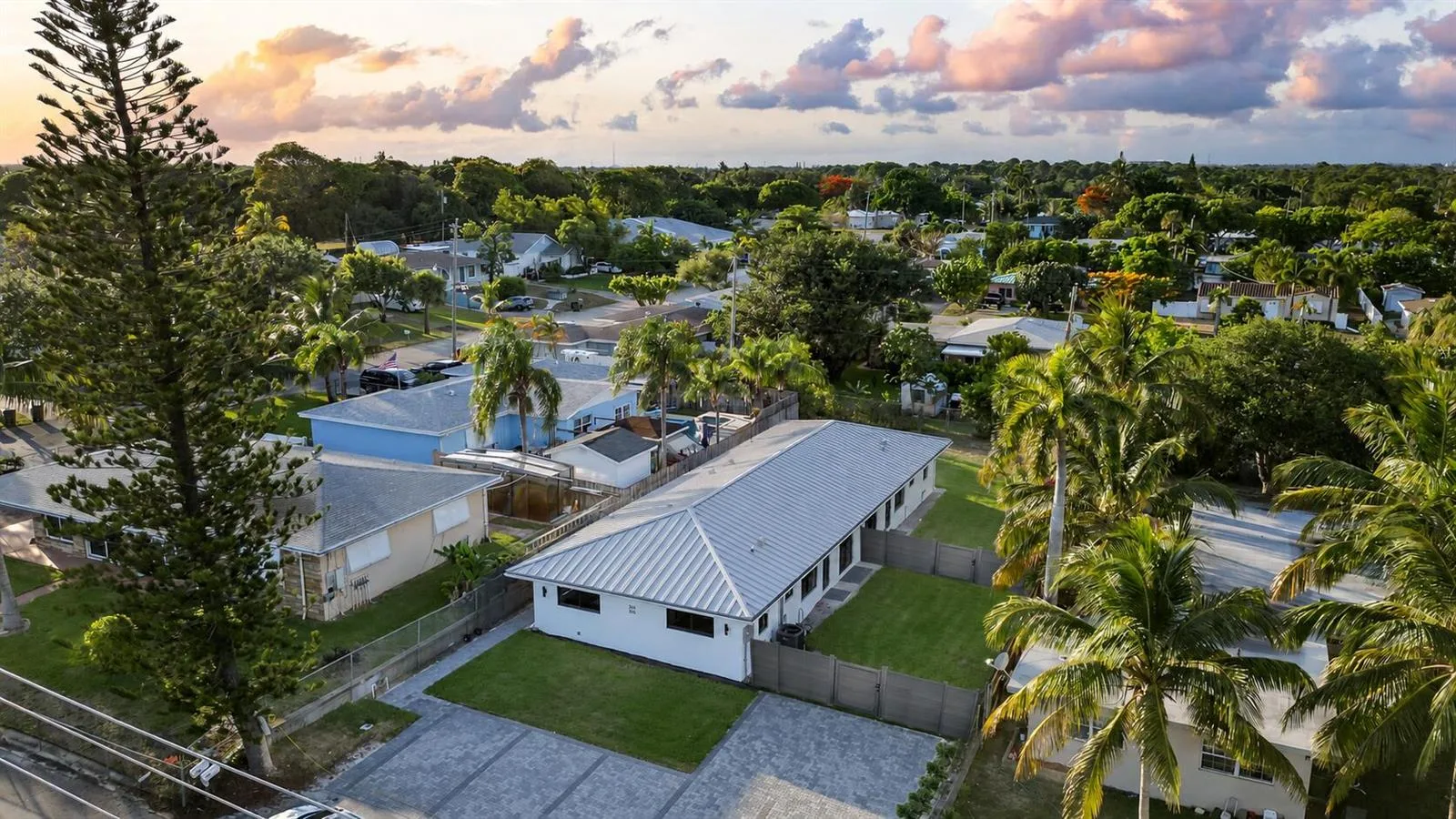 303 DE CARIE Street # 303, Delray Beach, FL 33444 photo 2